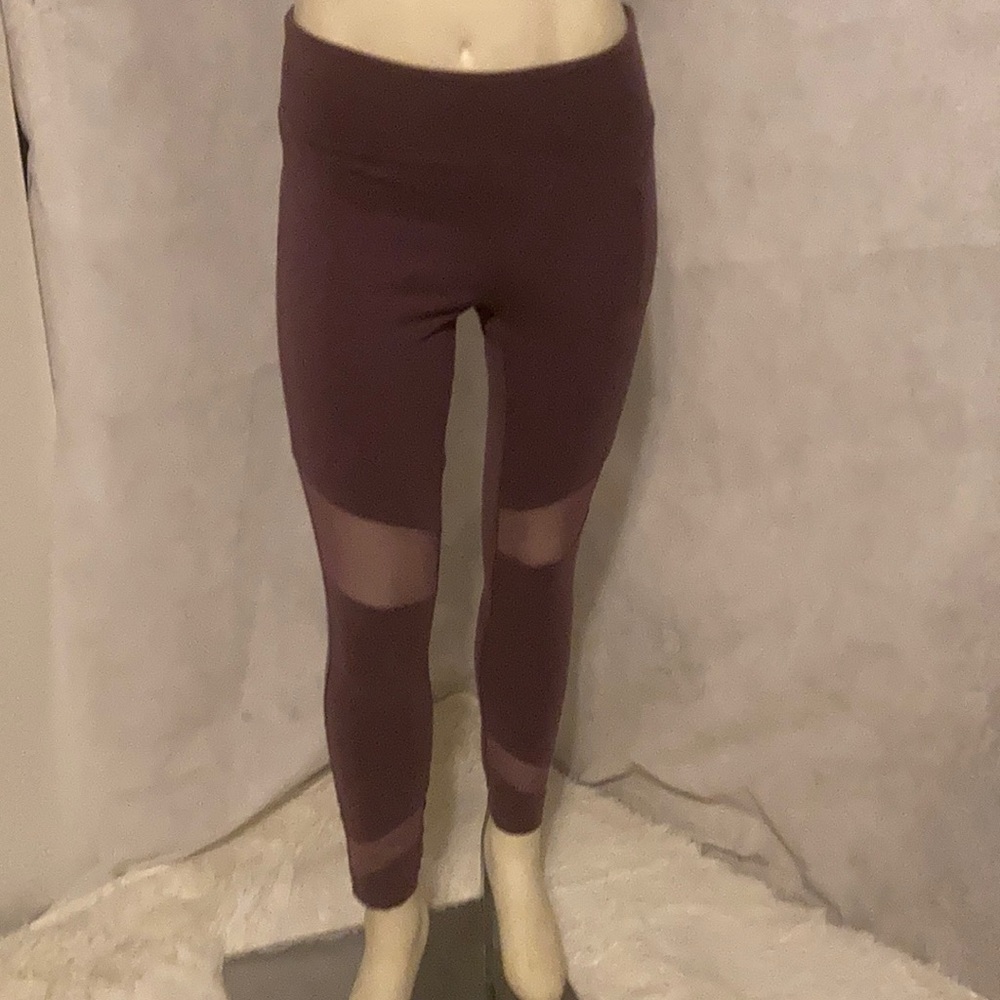 PINK YOGA LEGGINGS size M